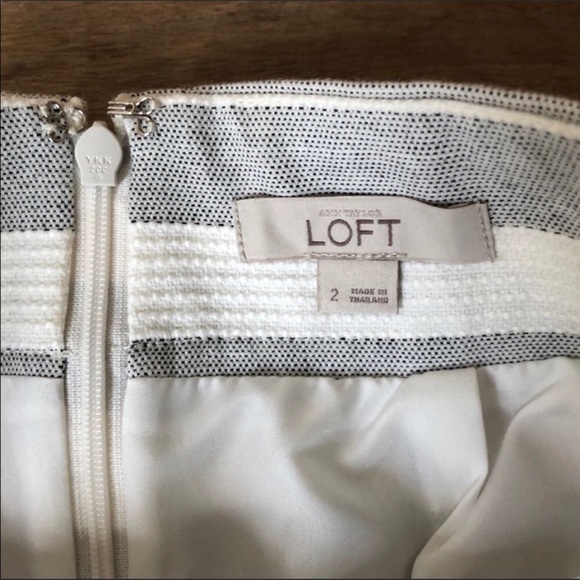 🎉 FINAL PRICE 🎉 LOFT Gray & White Striped Pencil Skirt - Picture 3 of 7